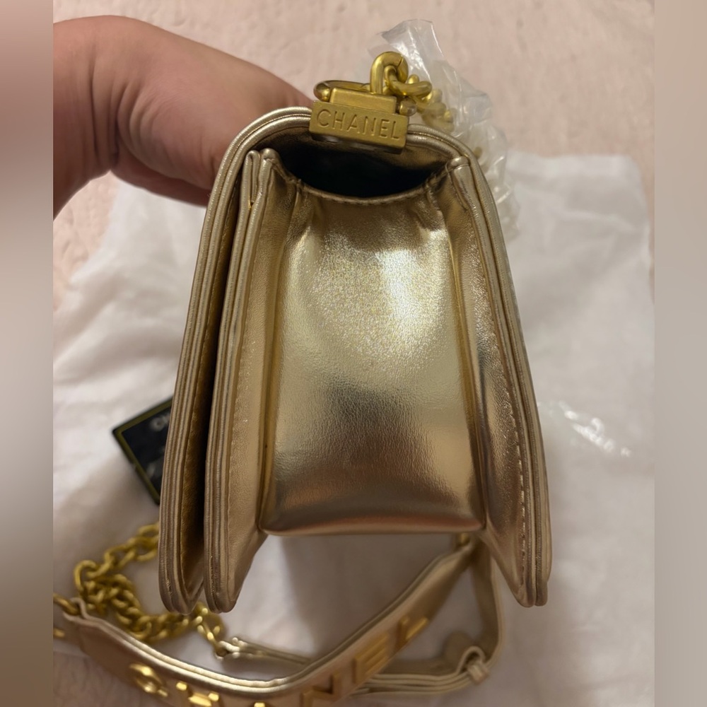 Fashion Metallic Gold Quilted Calfskin Medium Classic Double Flap Shoulder Bag - Picture 5 of 16